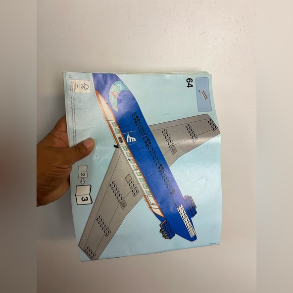 Lego City 60104  Airplane Manual Instructions - Picture 2 of 8